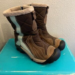 KEEN Betty Winter Waterproof Boots Size 6.5 200g